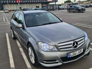 Mercedes C-Class foto 1