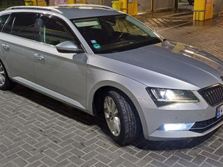 Skoda Superb foto 3