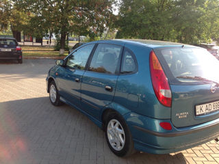 Nissan Almera Tino foto 9