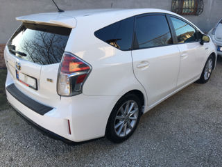 Toyota Prius v