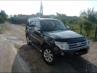 Mitsubishi Pajero foto 4