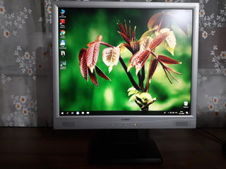 19" монитор E-Yama foto 1