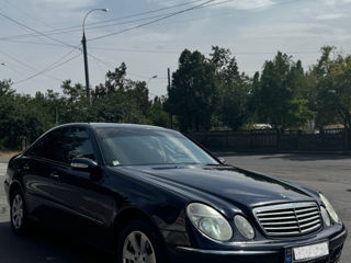 Mercedes E-Class foto 2