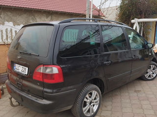 Ford Galaxy foto 2