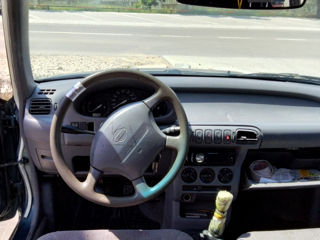 Nissan Micra foto 2