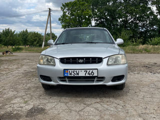 Hyundai Accent foto 1