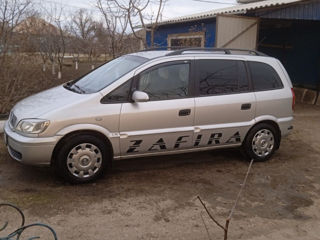 Opel Zafira foto 8