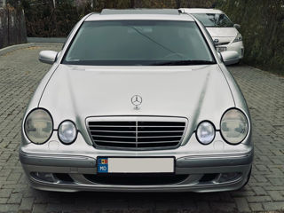 Mercedes E-Class foto 2