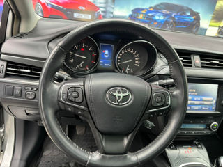 Toyota Avensis foto 16