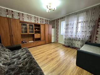 Apartament cu 2 camere, 55 m², Botanica, Chișinău foto 2