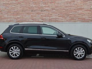 Volkswagen Touareg foto 1