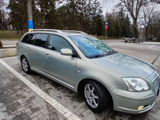 Toyota Avensis foto 3