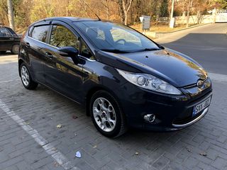 Ford Fiesta 5D foto 1