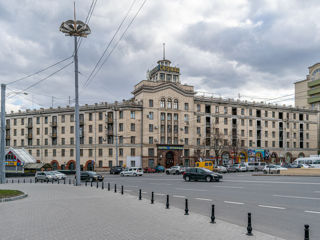 Chirie oficiu ,Centru ,Prima linie ,Intrare separată, Hotelul Chișinău ,90mp foto 2