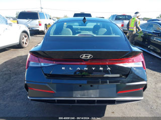 Hyundai Elantra foto 7