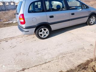 Opel Zafira foto 6