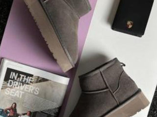 UGG în cutie  disponibile în stoc foto 2