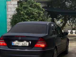 Mercedes C-Class foto 3