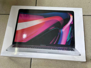 MacBook Pro 13  M2 proccesor  2022  Silver  8 ram 256gb  Sigilat  Original  Garantie