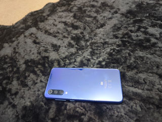 Xiaomi MI 9SE 6/128.