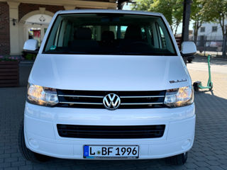 Volkswagen Caravelle foto 2