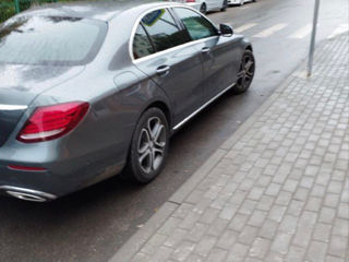 Mercedes E-Class foto 2