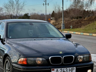 BMW 5 Series foto 4