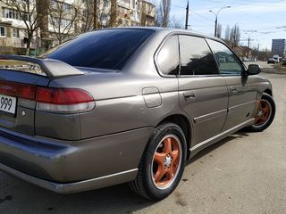 Subaru Legacy foto 4