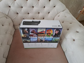 Xbox series S(1tb), 2 controlere, stație de încărcare+baterii foto 2