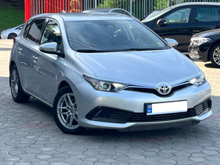 Toyota Auris foto 1