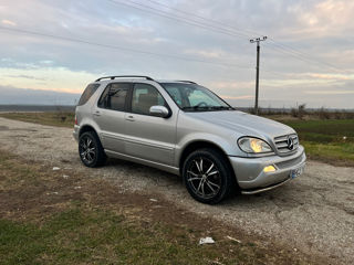 Mercedes M-Class foto 10