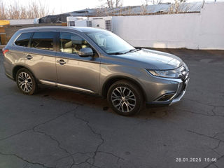 Mitsubishi Outlander foto 2