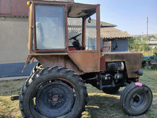 Se vinde tractor t25