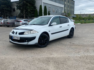 Renault Megane foto 2