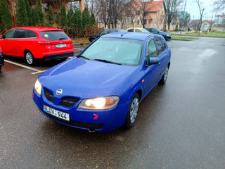 Nissan Almera foto 2