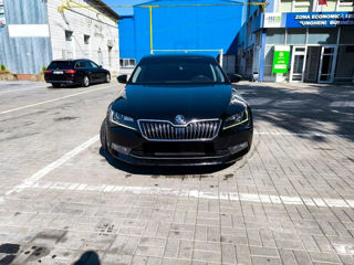 Skoda Superb foto 1