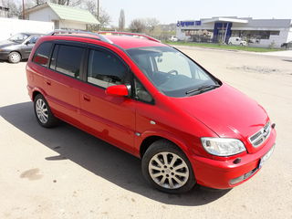 Opel Zafira foto 1