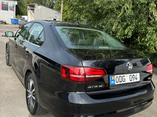 Volkswagen Jetta foto 3