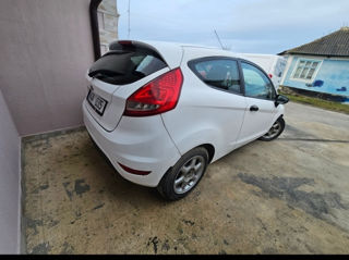 Ford Fiesta foto 3