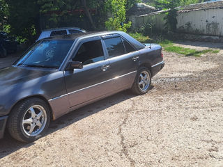 Mercedes Series (W124) foto 10