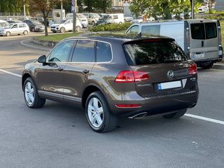 Volkswagen Touareg foto 8