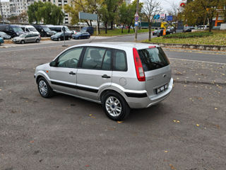 Ford Fusion foto 8