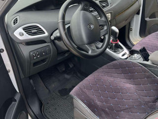 Renault Grand Scenic foto 6