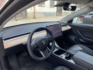 Tesla Model 3 foto 9