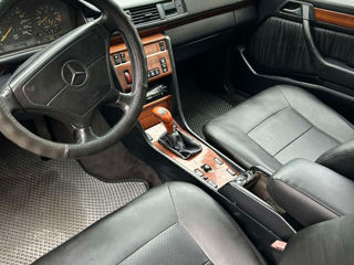 Mercedes E-Class foto 5