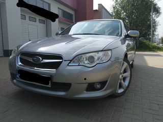 Subaru Legacy foto 2