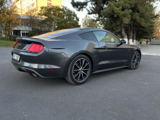 Ford Mustang foto 3