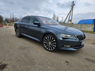 Skoda Superb foto 2