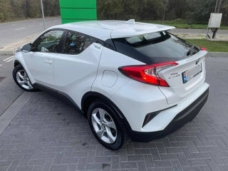 Toyota C-HR foto 9