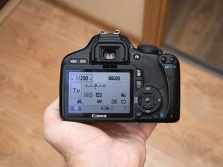 Canon 550D Kit (9000 de cadre)